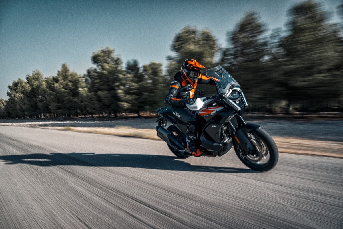 KTM 1390 Super Adventure 2026: arriva la nuova generazione